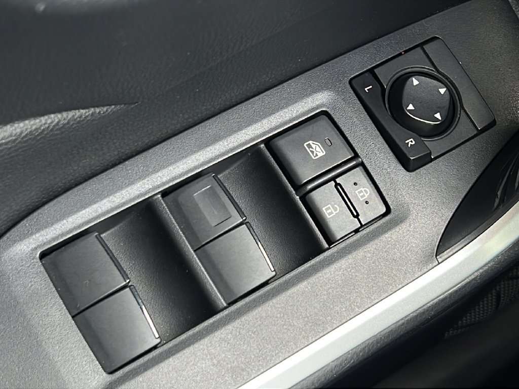 Used 2019 Toyota RAV4 XLE w/ Convenience Package FWD image 22
