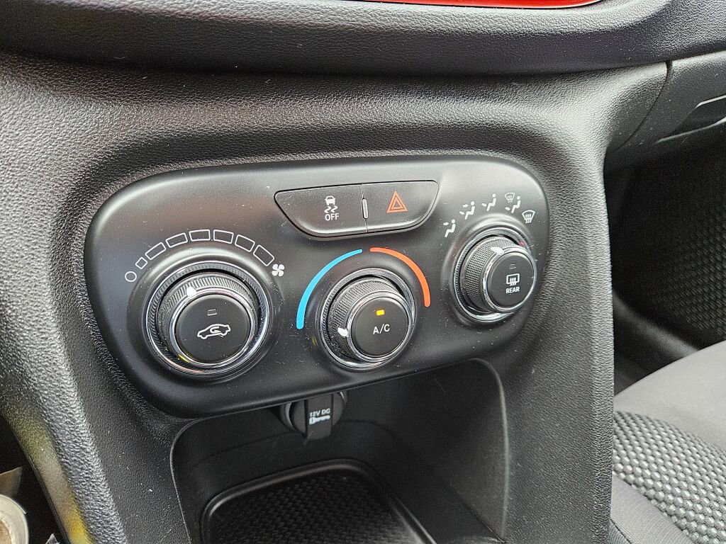 Used 2015 Dodge Dart SE w/ Convenience Group FWD image 21