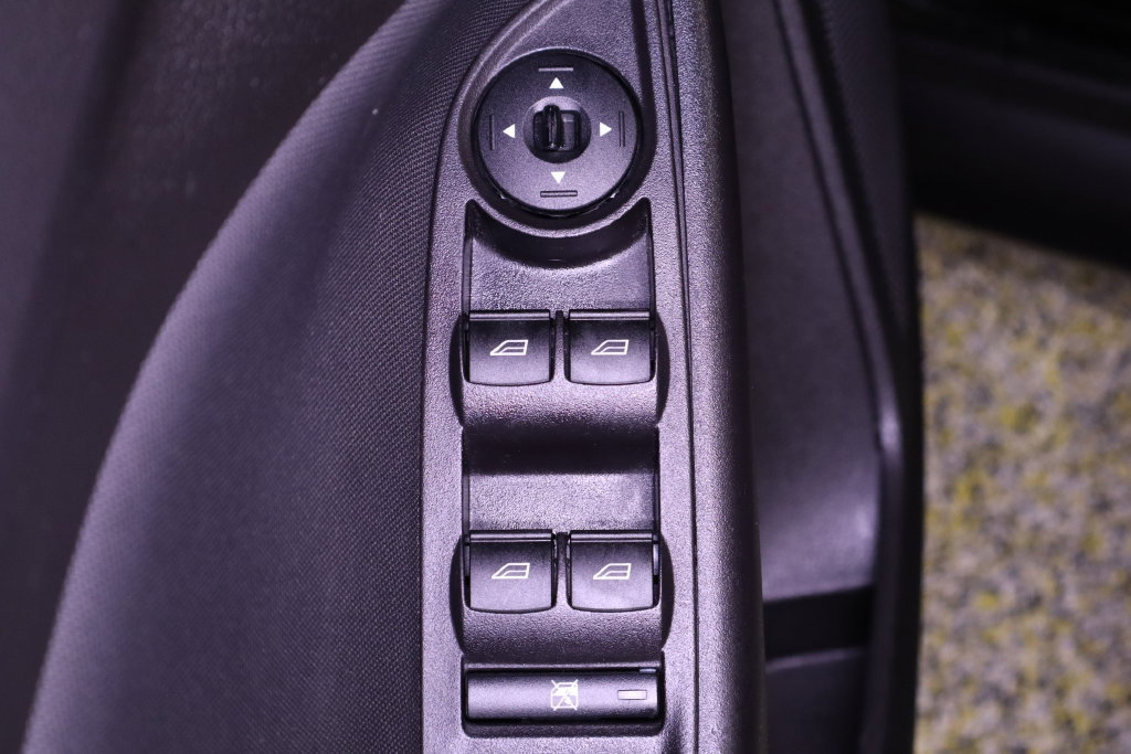 Used 2015 Ford Focus SE FWD image 33