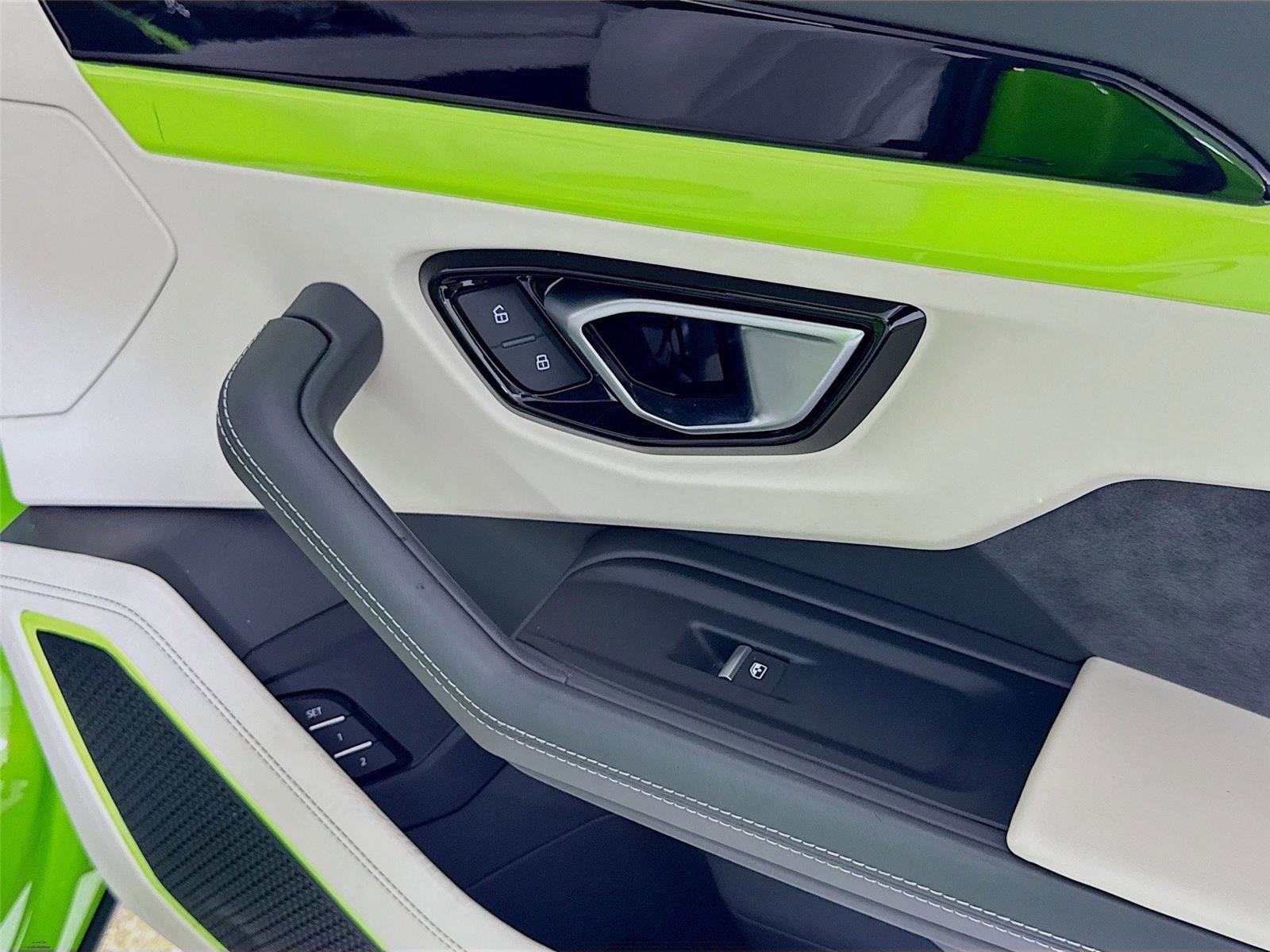 Used 2022 Lamborghini Urus image 37