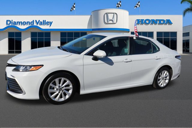 Used 2023 Toyota Camry LE image 3