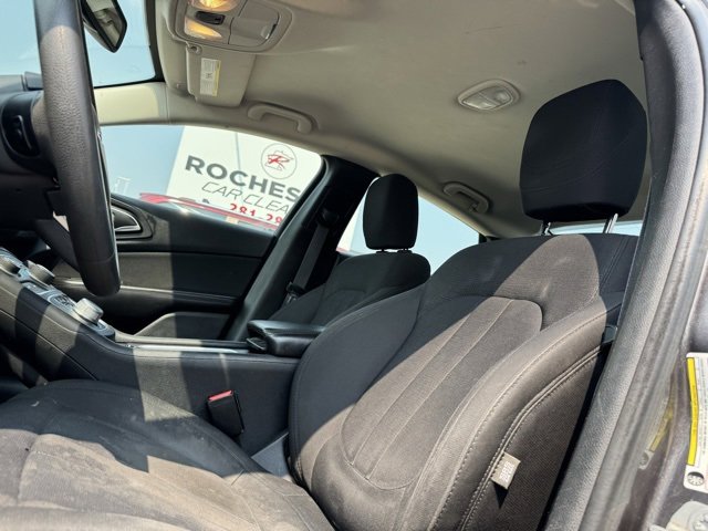 Used 2015 Chrysler 200 Limited image 26