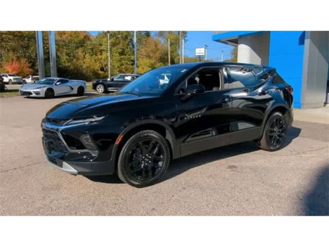 New 2025 Chevrolet Blazer LT w/ Driver Confidence Package FWD image 4