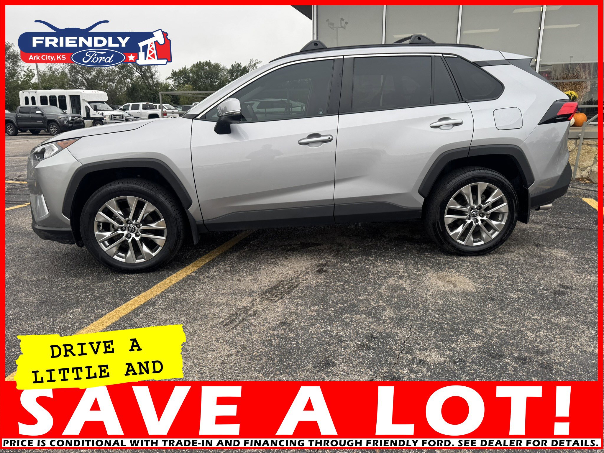 Used 2020 Toyota RAV4 XLE Premium image 2