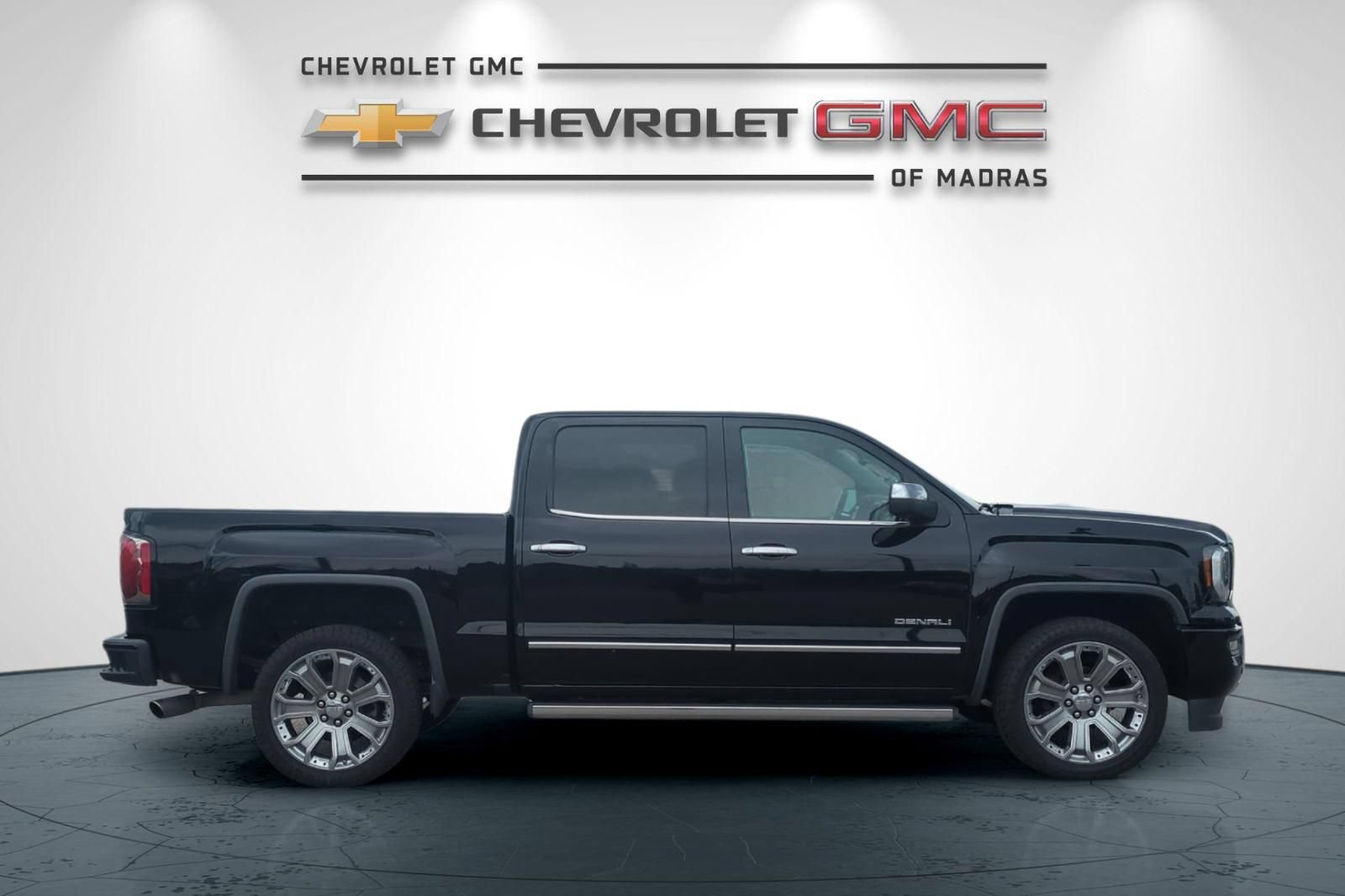 Used 2018 GMC Sierra 1500 Denali w/ Denali Ultimate Package AWD/4WD image 2
