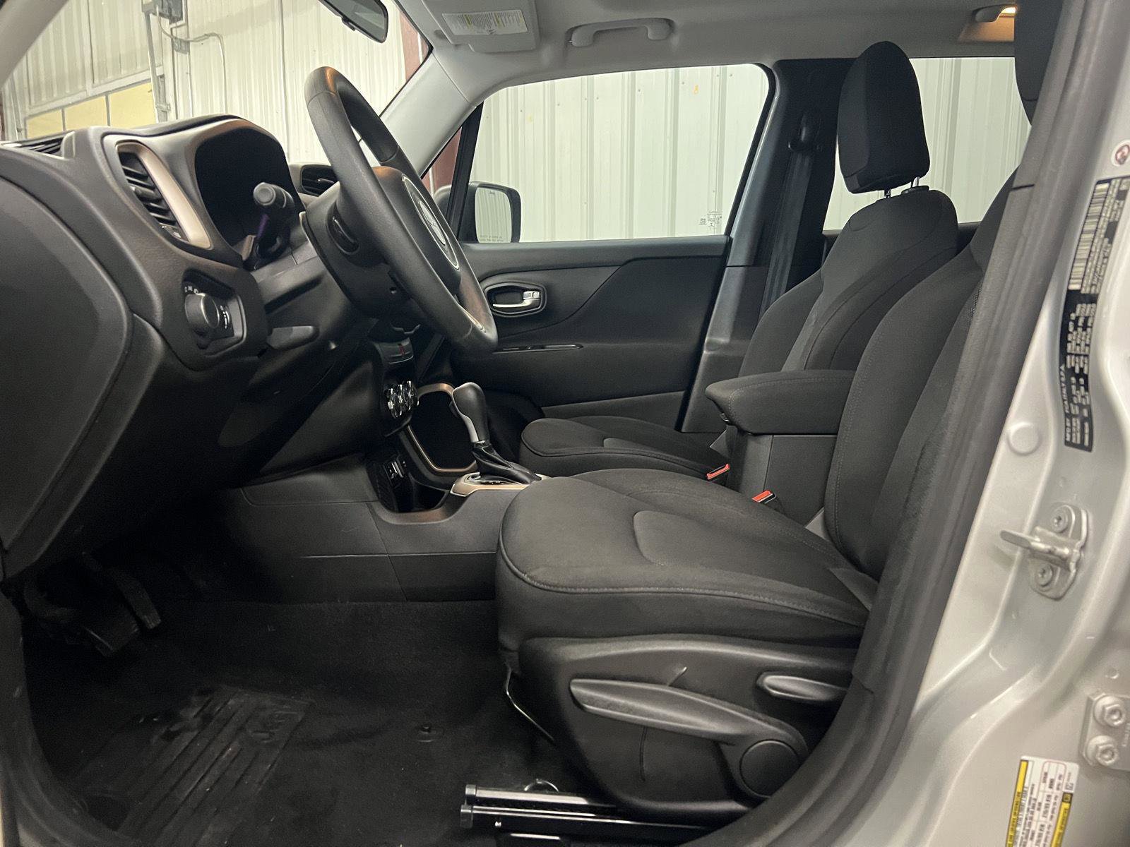 Used 2017 Jeep Renegade Sport w/ Power & Air Group image 17