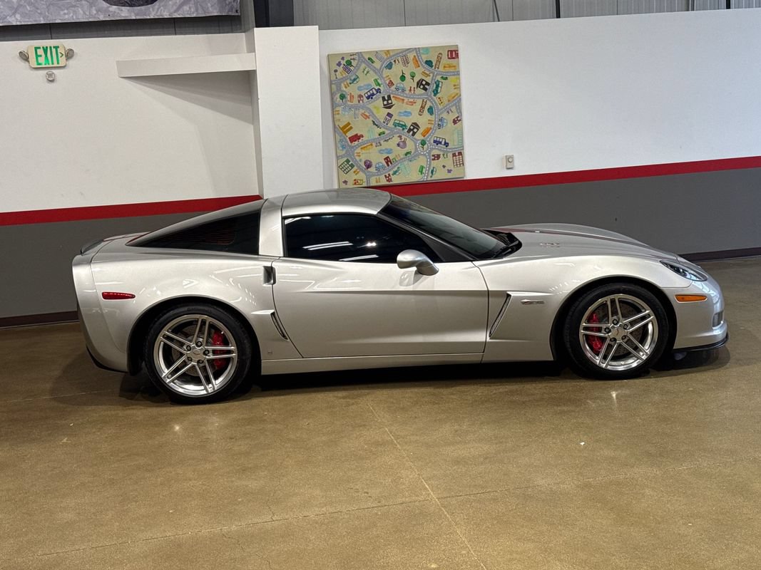 Used 2007 Chevrolet Corvette Z06 w/ Preferred Equipment Group RWD image 27