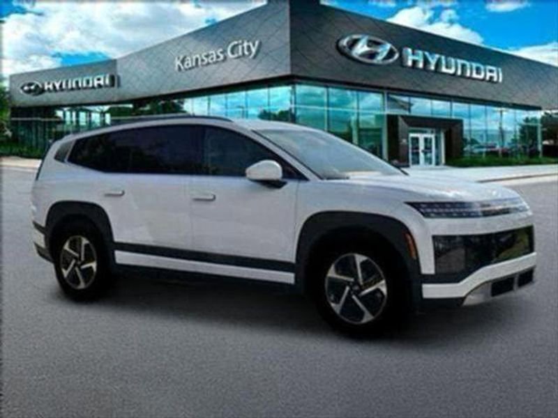 New 2026 Hyundai Ioniq 9 SE image 5