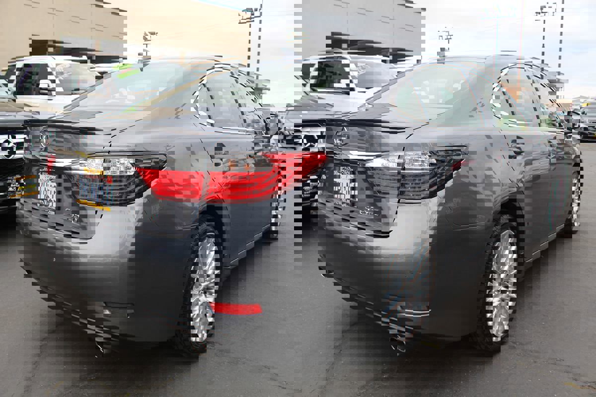 Used 2015 Lexus ES 350 w/ Luxury Package image 7