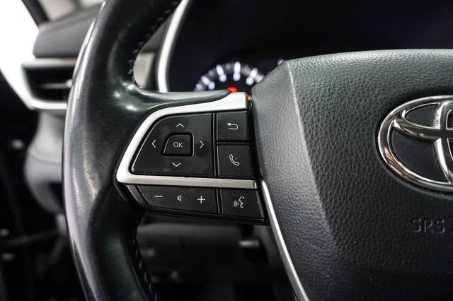 Used 2022 Toyota Highlander XLE image 19