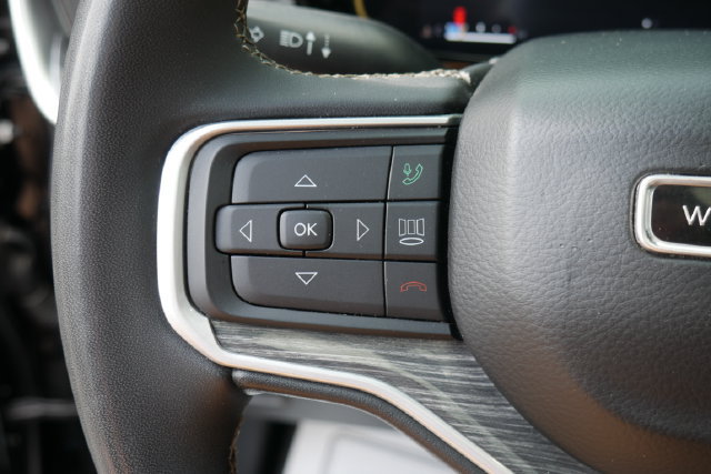 Used 2022 Jeep Wagoneer Series III w/ Premium Group I AWD/4WD image 20