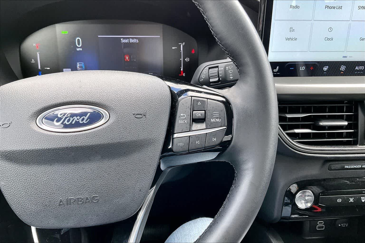 Used 2025 Ford Escape SE FWD image 25