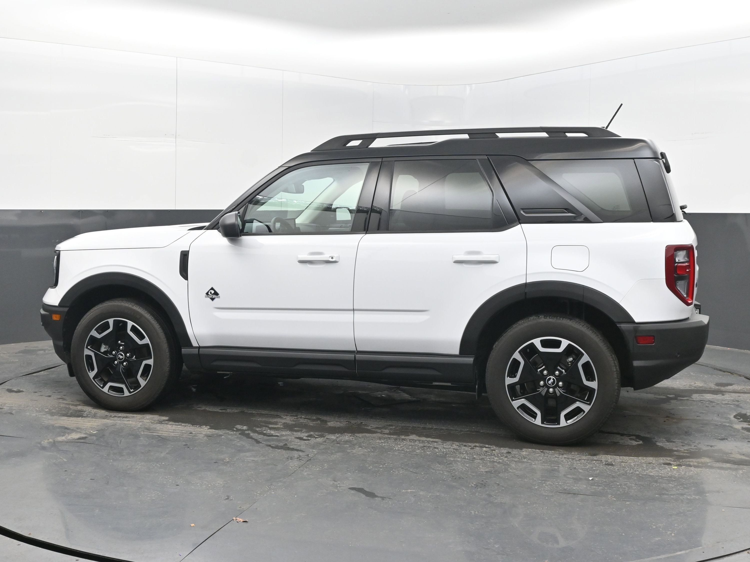 Used 2024 Ford Bronco Sport Outer Banks image 7