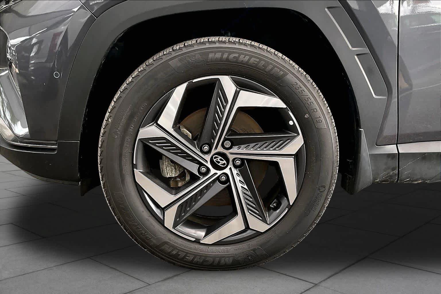 Certified 2023 Hyundai Tucson Limited AWD/4WD image 11