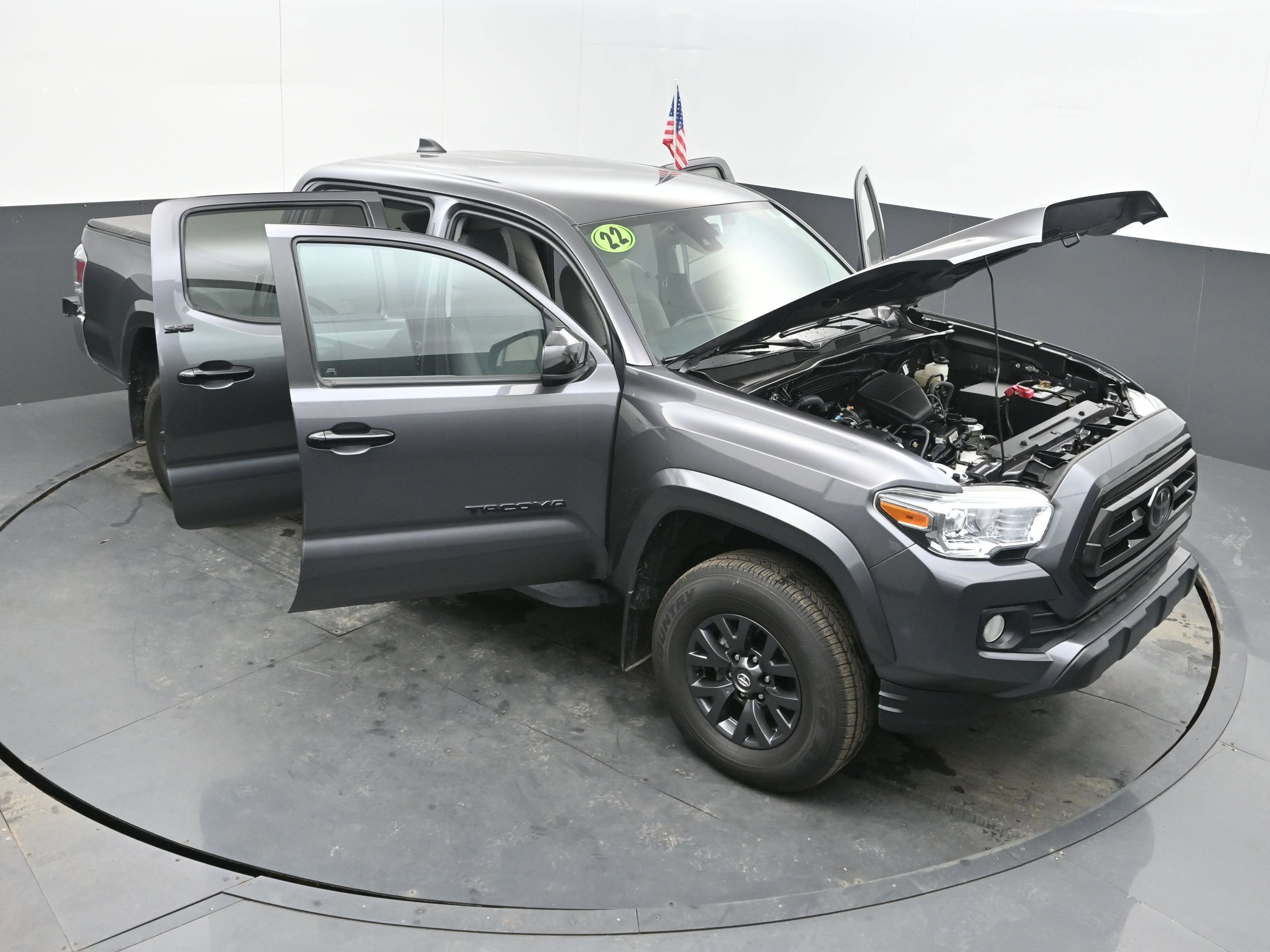 Used 2022 Toyota Tacoma SR5 w/ SR5 Appearance Package (SM) image 38