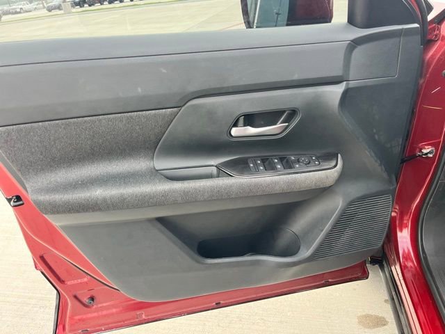 Used 2025 Nissan Kicks SV FWD image 7