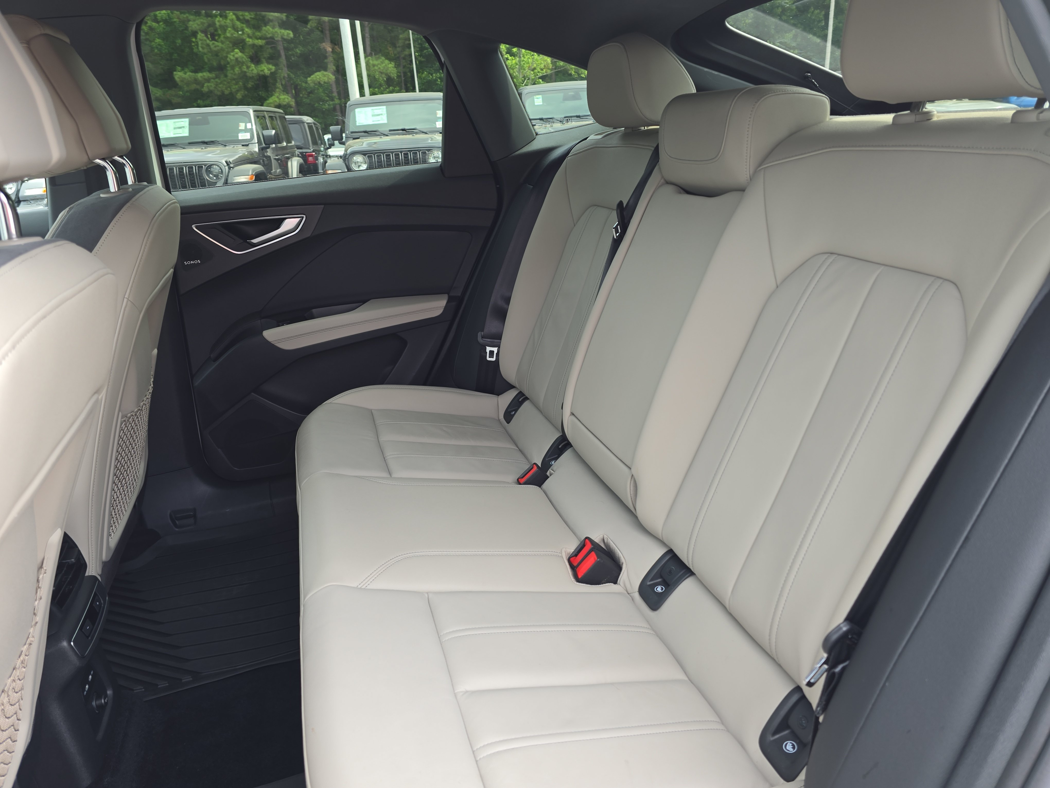 Used 2022 Audi Q4 e-tron Premium Plus AWD/4WD image 14
