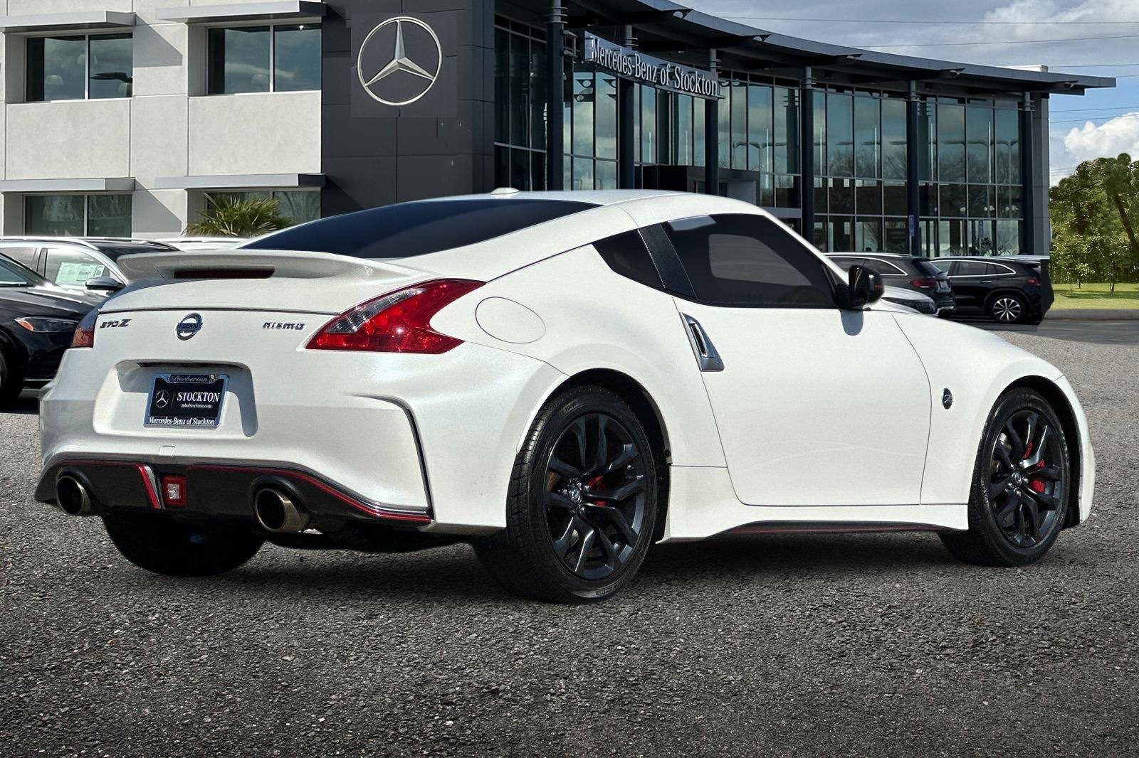 Used 2016 Nissan 370Z NISMO image 4