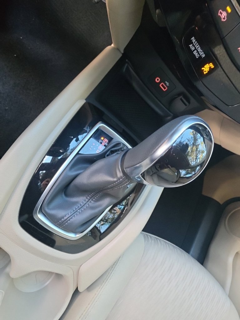 Used 2019 Nissan Rogue SV FWD image 25