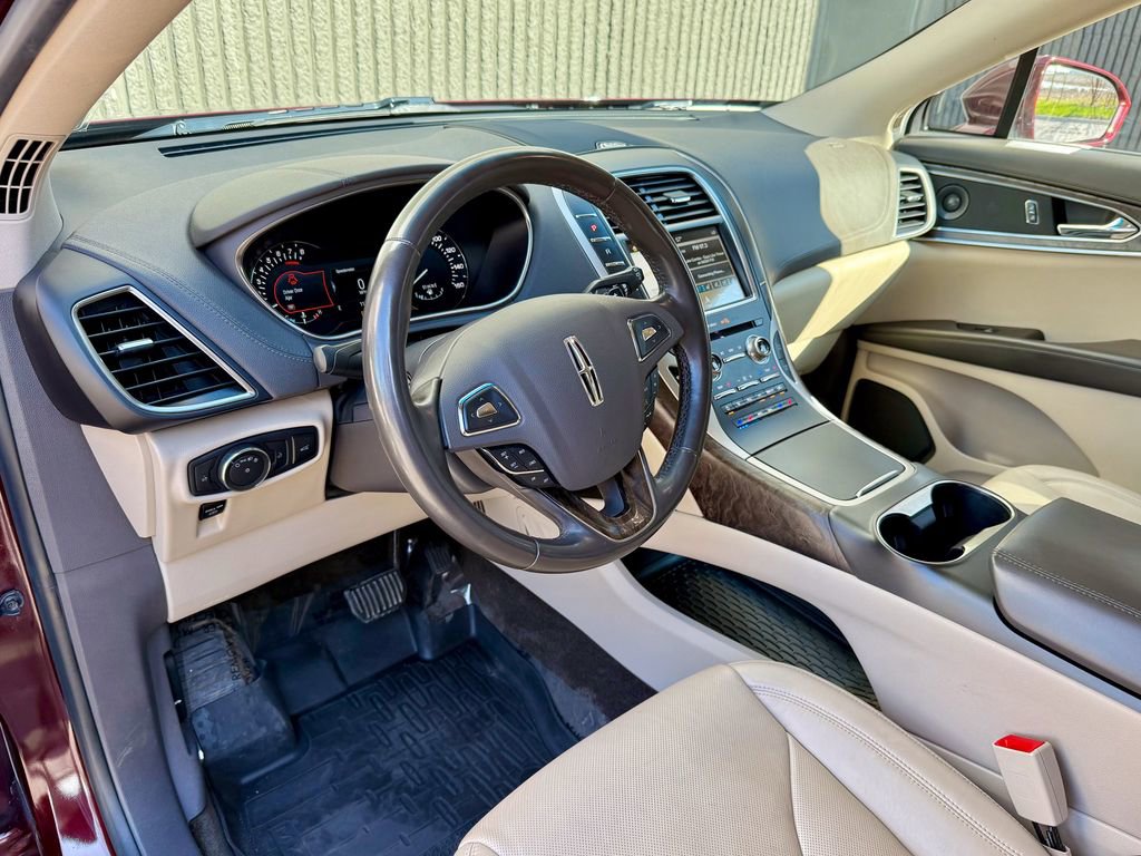 Used 2017 Lincoln MKX Reserve w/ Lincoln MKX Climate Package image 9