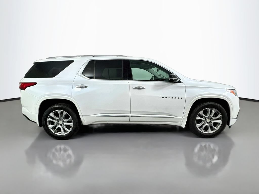 Used 2019 Chevrolet Traverse Premier w/ LPO, Blackout Package AWD/4WD image 5