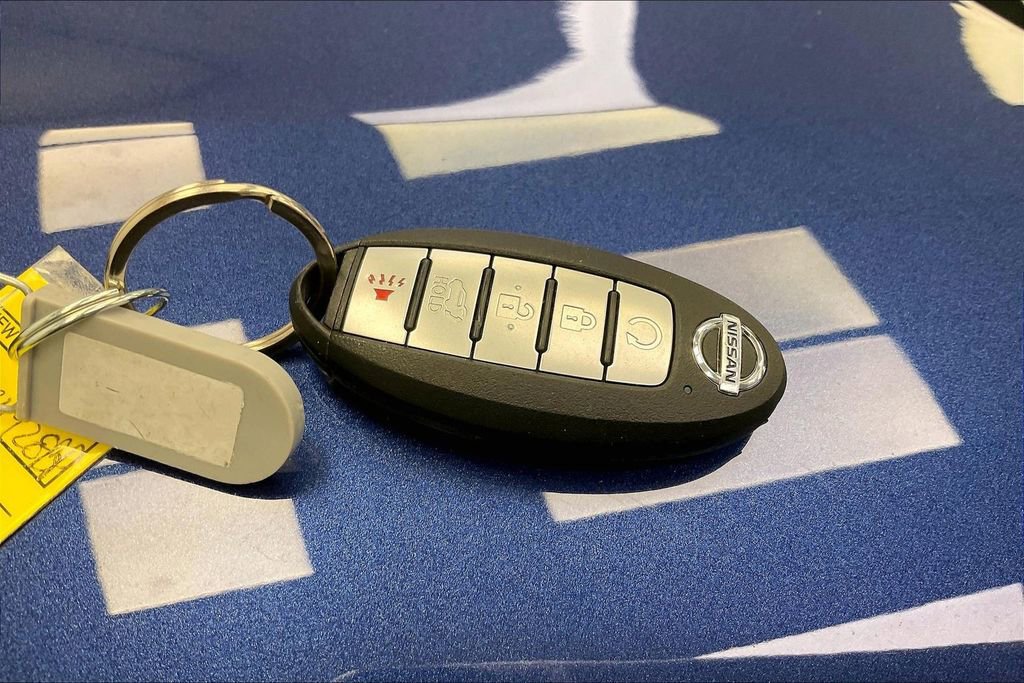 Used 2019 Nissan Pathfinder SL FWD image 10