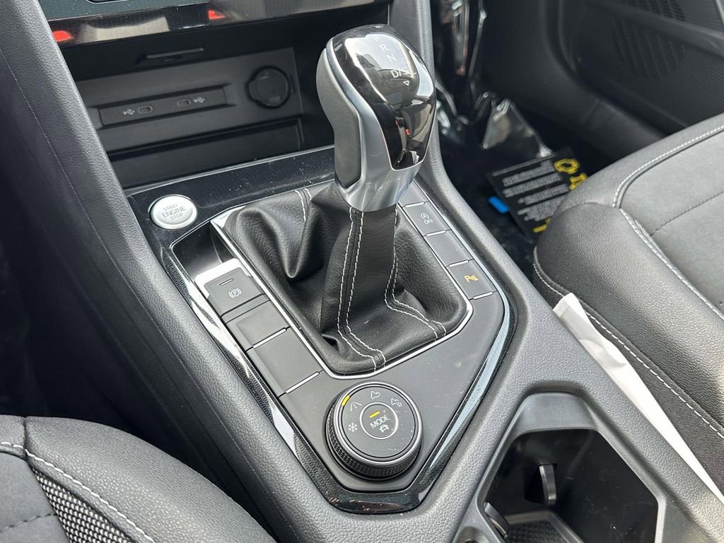 New 2025 Volkswagen Taos SE AWD/4WD image 24