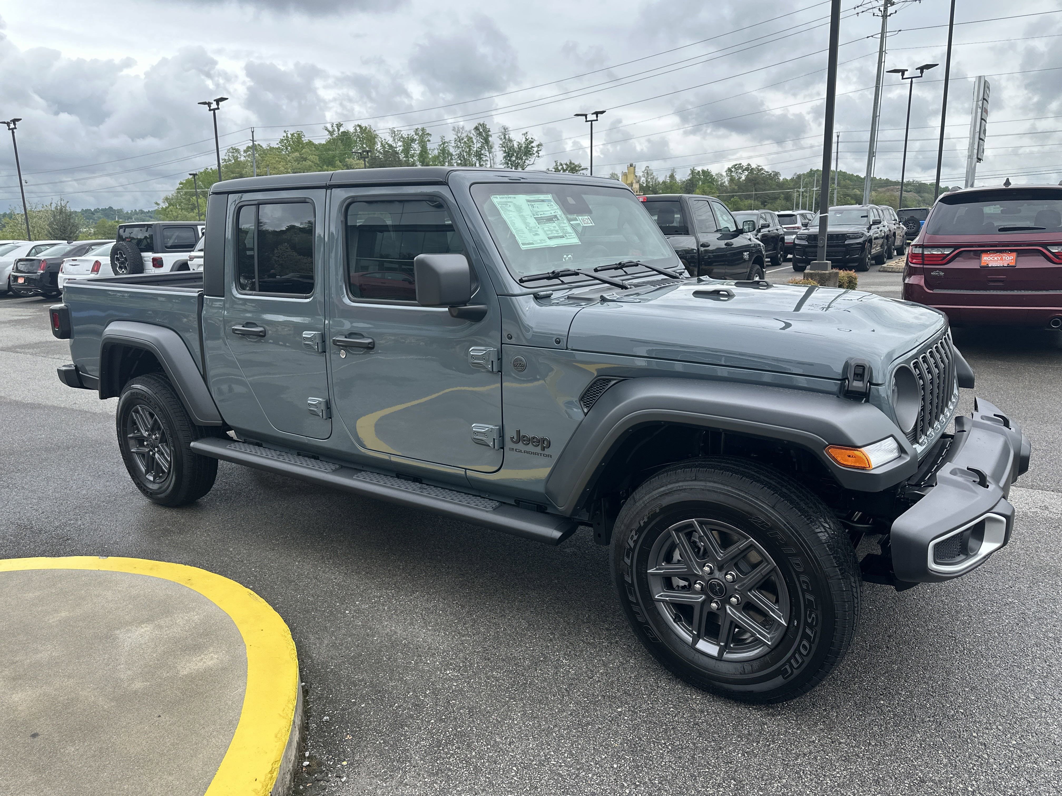 New 2025 Jeep Gladiator Sport image 5