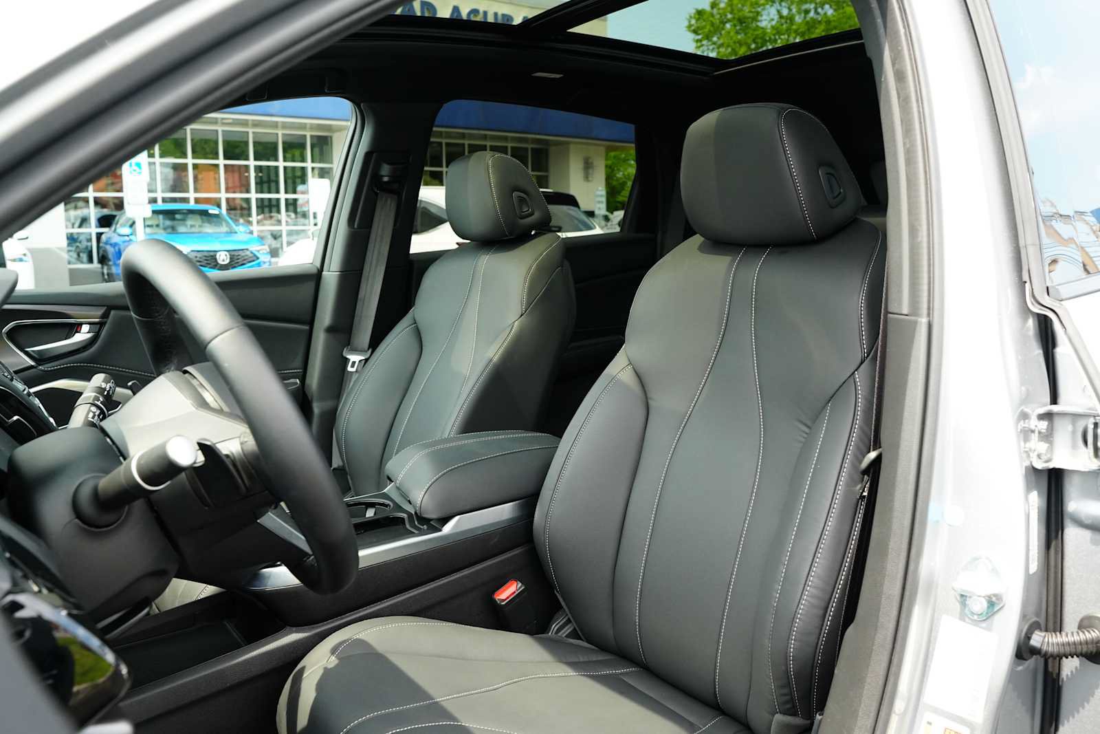Used 2026 Acura RDX SH-AWD image 17