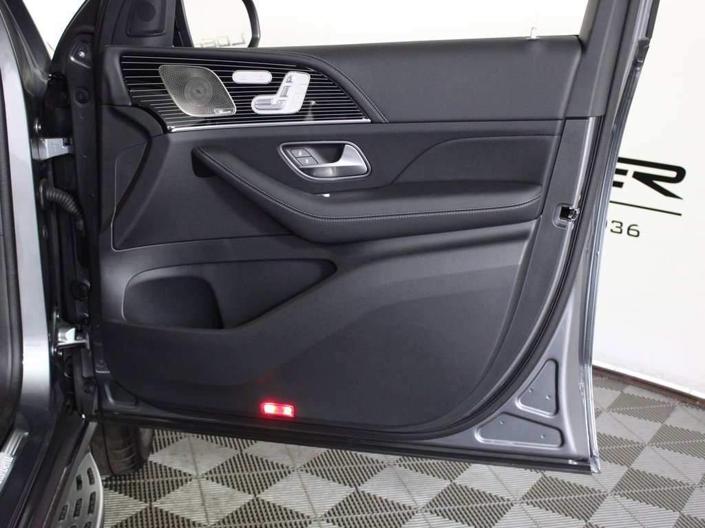 Certified 2025 Mercedes-Benz GLS 580 4MATIC image 34