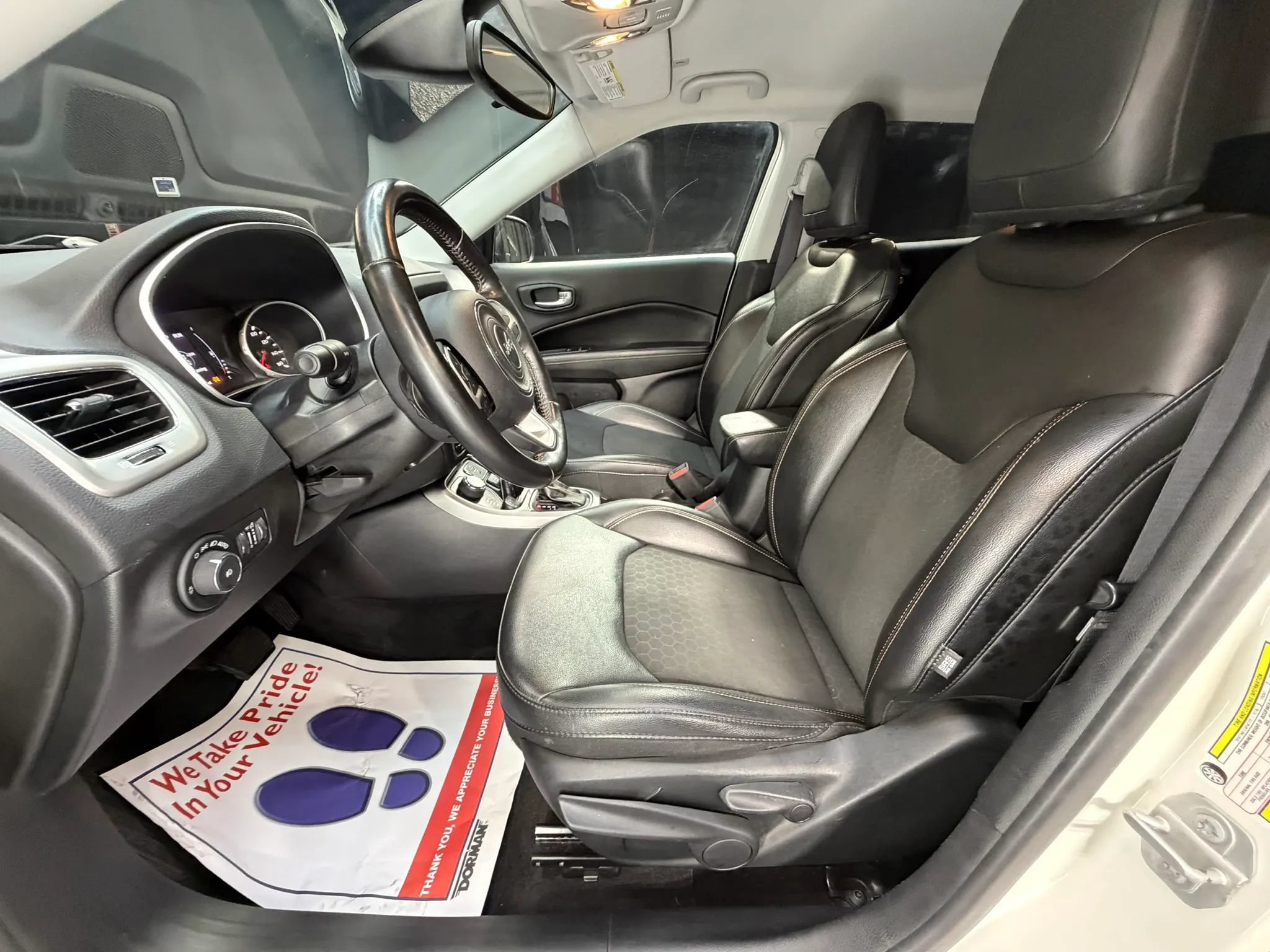 Used 2019 Jeep Compass Latitude w/ Cold Weather Group AWD/4WD image 14