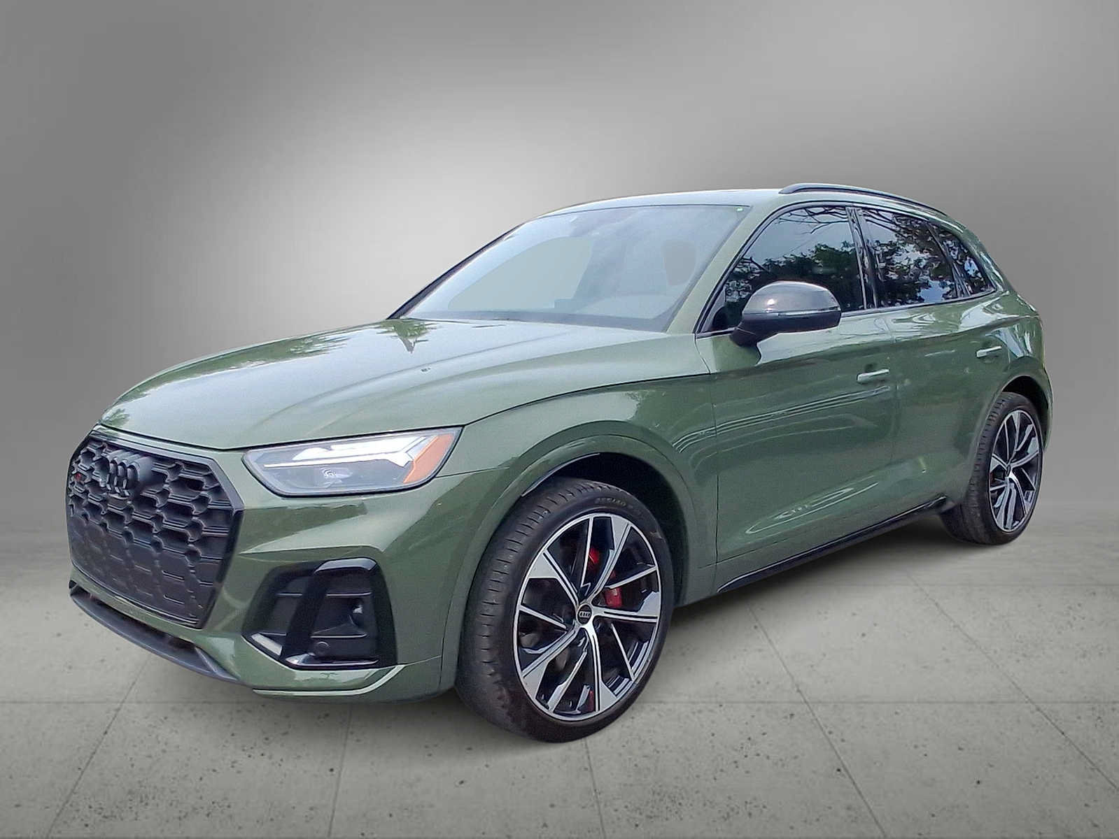 Certified 2023 Audi SQ5 Premium Plus w/ Premium Plus Package AWD/4WD image 4
