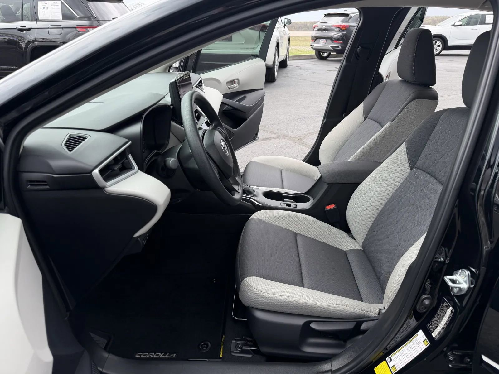 Used 2024 Toyota Corolla LE image 35