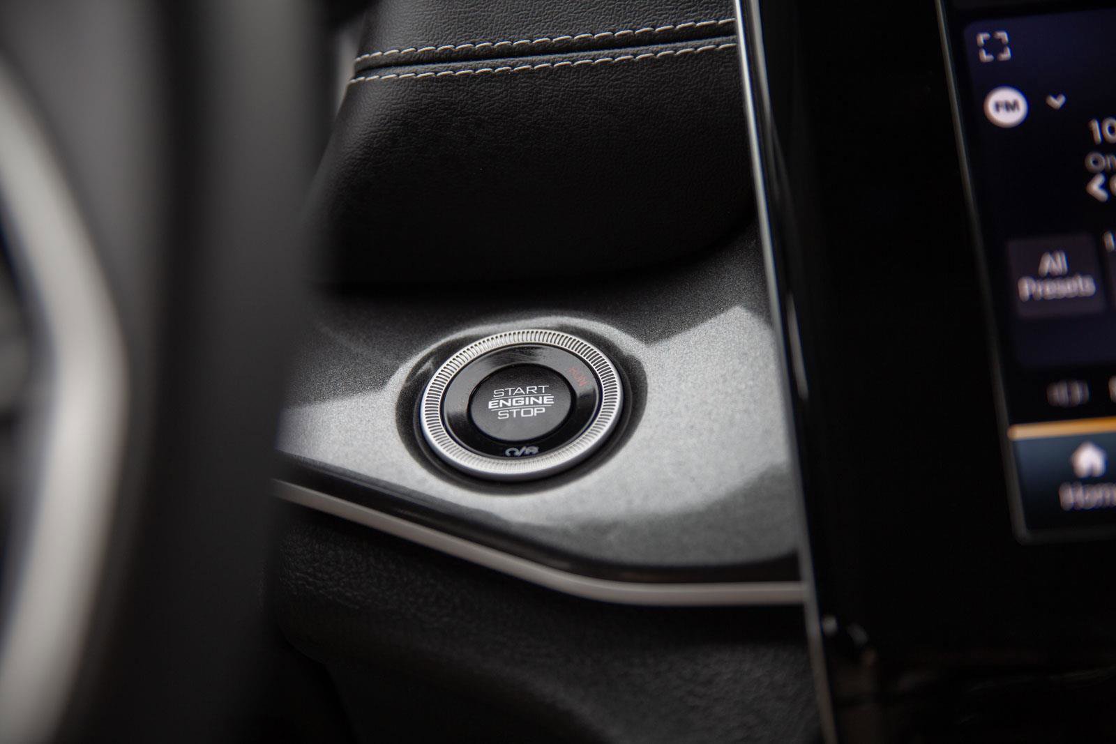 Used 2023 Jeep Grand Cherokee Laredo image 13