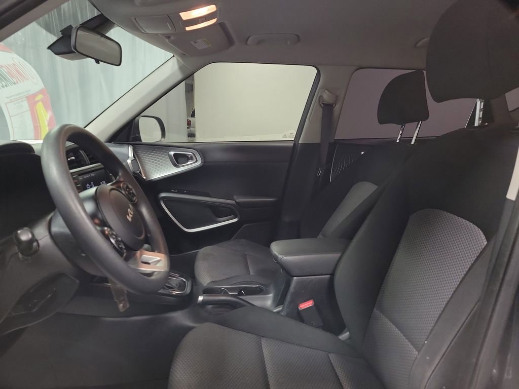 Used 2022 Kia Soul LX w/ Technology Package image 12