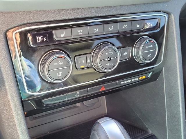 Used 2022 Volkswagen Atlas Cross Sport SEL R-Line AWD/4WD image 20