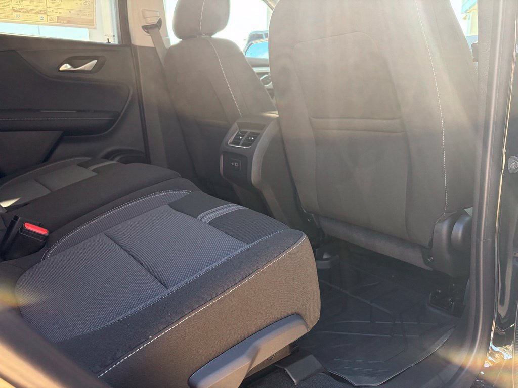 New 2026 Chevrolet Blazer LT w/ Convenience Package FWD image 20