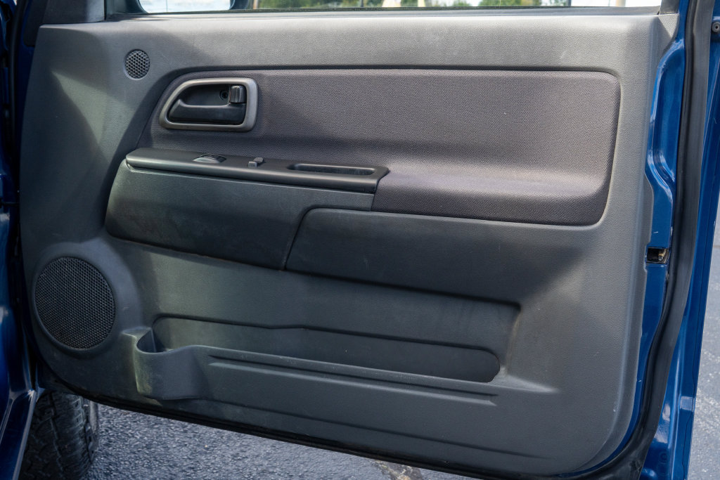 Used 2005 Chevrolet Colorado LS w/ Safe And Sound Package RWD image 11