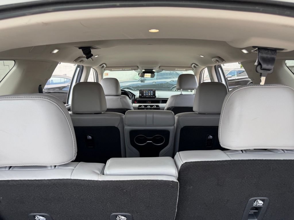 Used 2025 Honda Pilot EX-L image 9