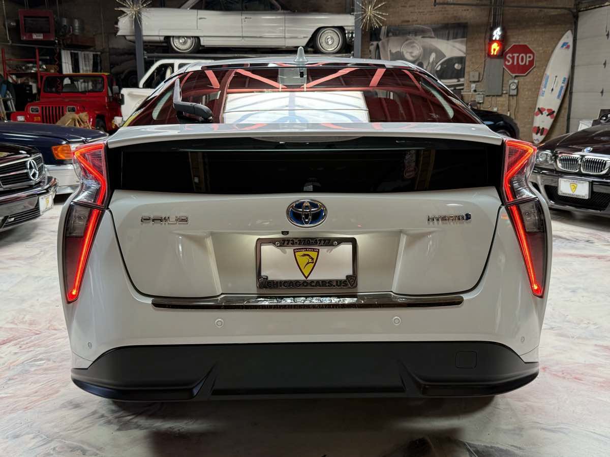 Used 2017 Toyota Prius Four Touring w/ Premium Convenience Package FWD image 8