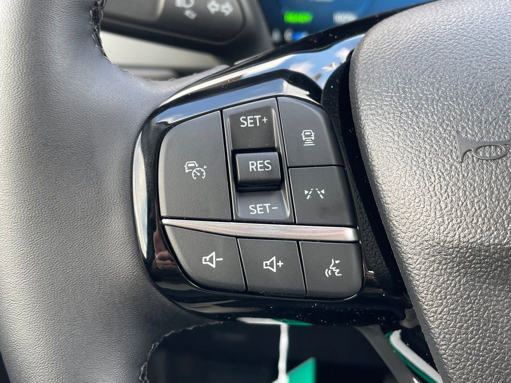 New 2025 Ford Escape SE w/ PHEV Premium Package image 8