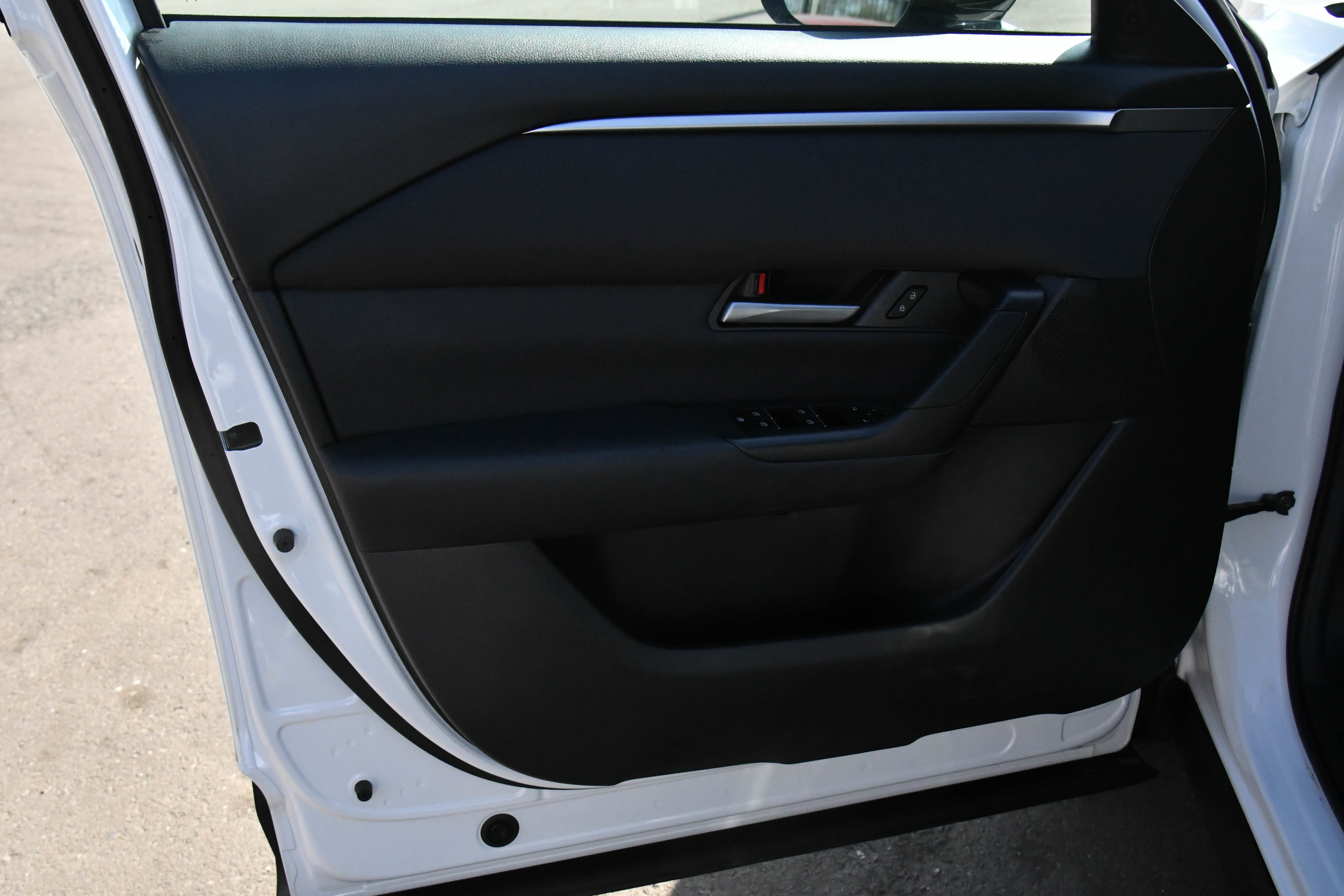 Used 2024 MAZDA CX-50 AWD 2.5 S w/ Cargo Package image 14