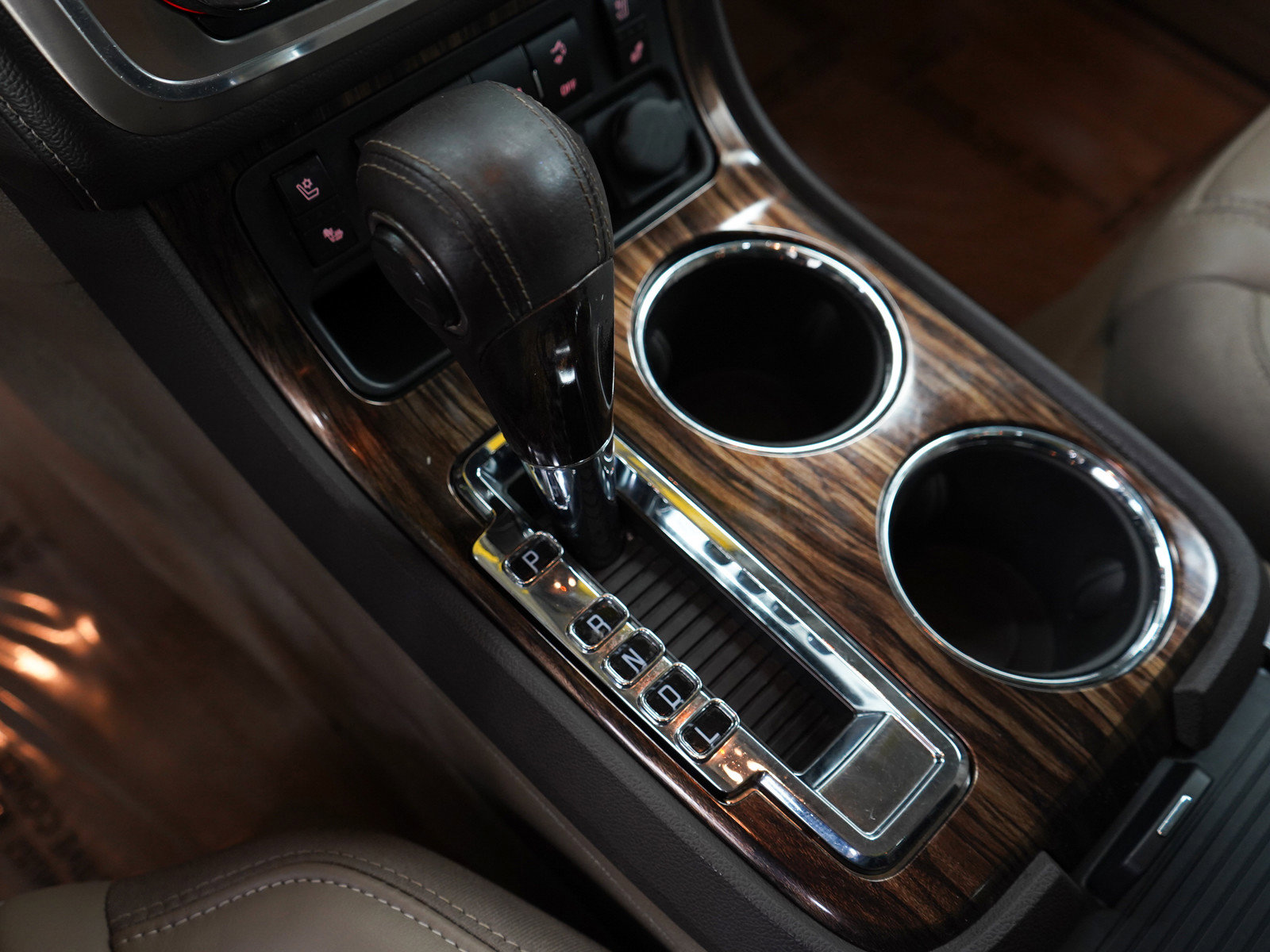 Used 2015 GMC Acadia Denali image 27