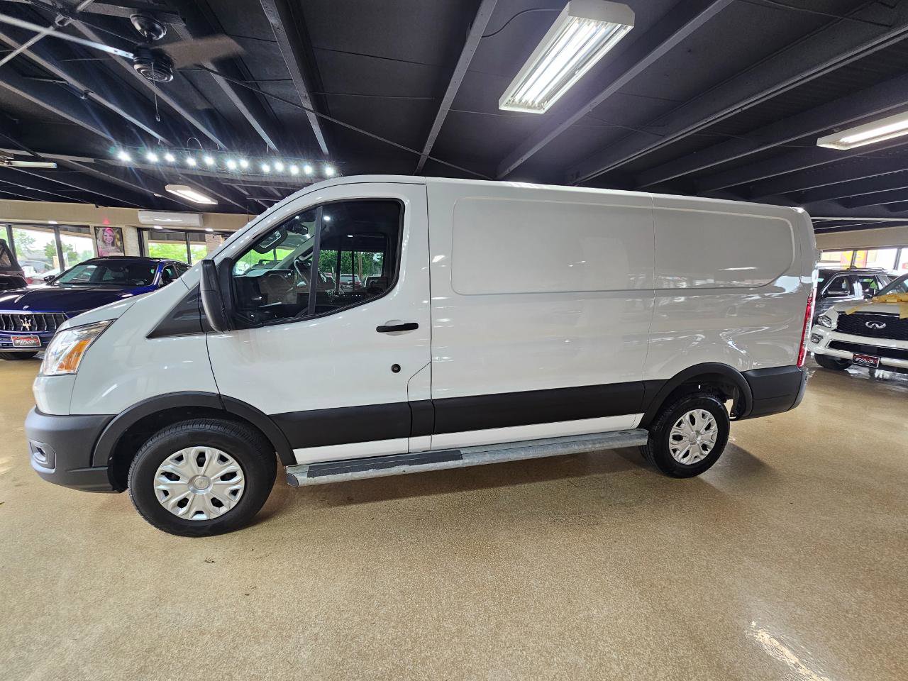 Used 2022 Ford Transit 250 Low Roof w/ Exterior Upgrade Package RWD image 4