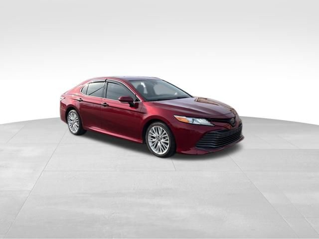 Used 2020 Toyota Camry XLE image 7