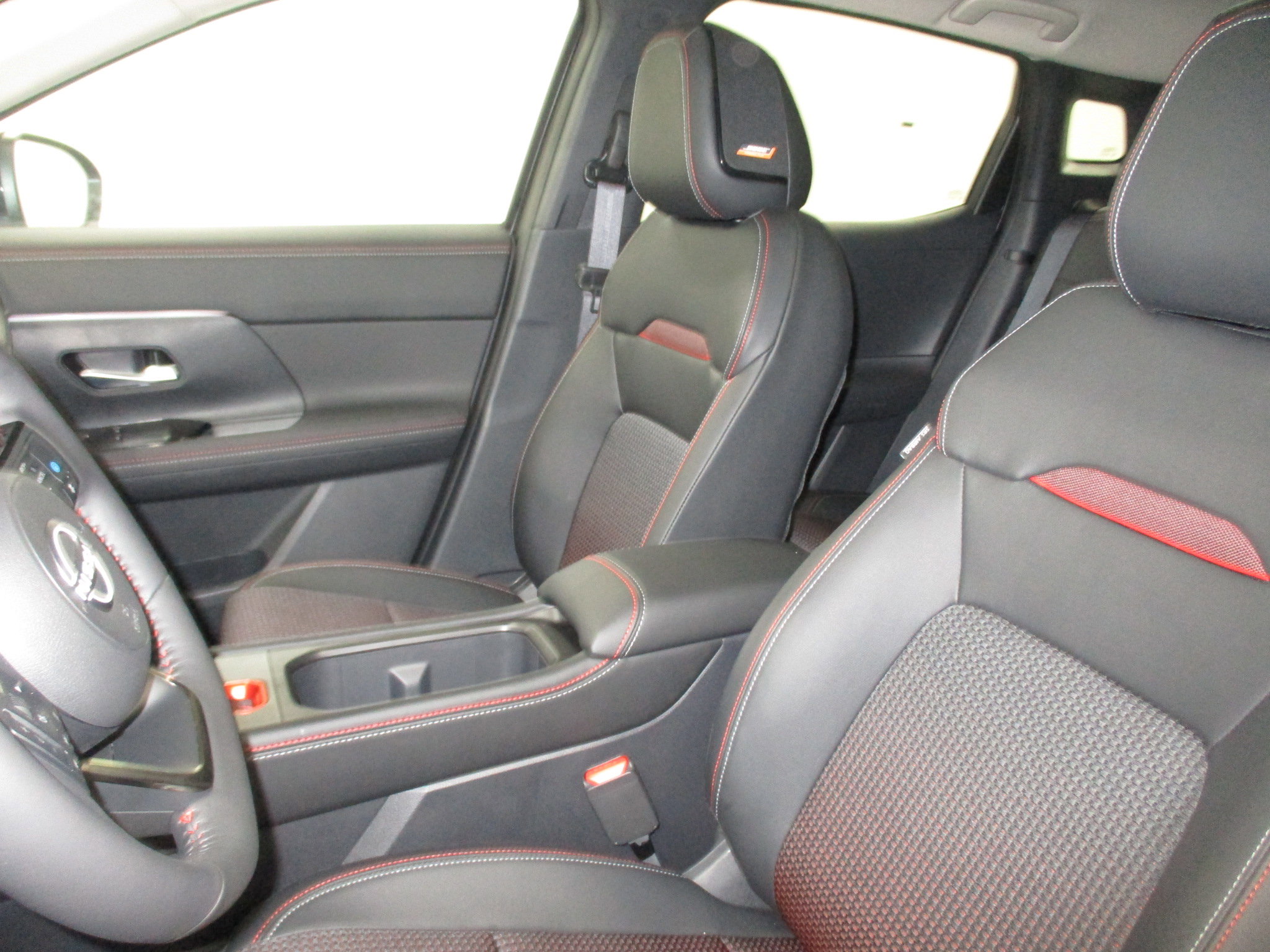 New 2026 Nissan Kicks SR w/ SR Premium Package AWD/4WD image 15