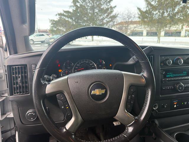 Used 2017 Chevrolet Express 3500 Extended image 32