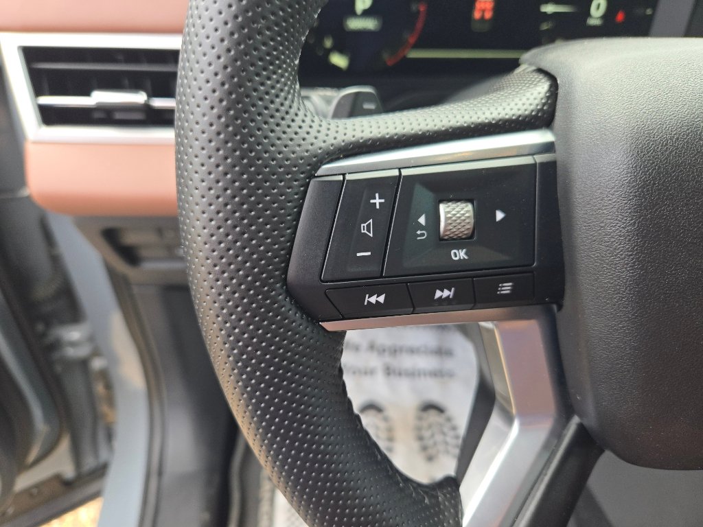 Used 2025 Mitsubishi Outlander SEL image 25