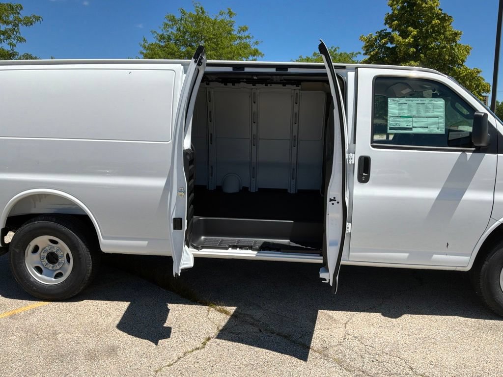 New 2026 GMC Savana 2500 Extended w/ Safety Package RWD image 31