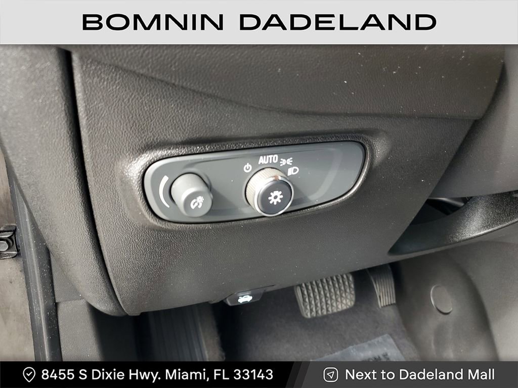 Used 2020 Chevrolet Equinox LS image 14